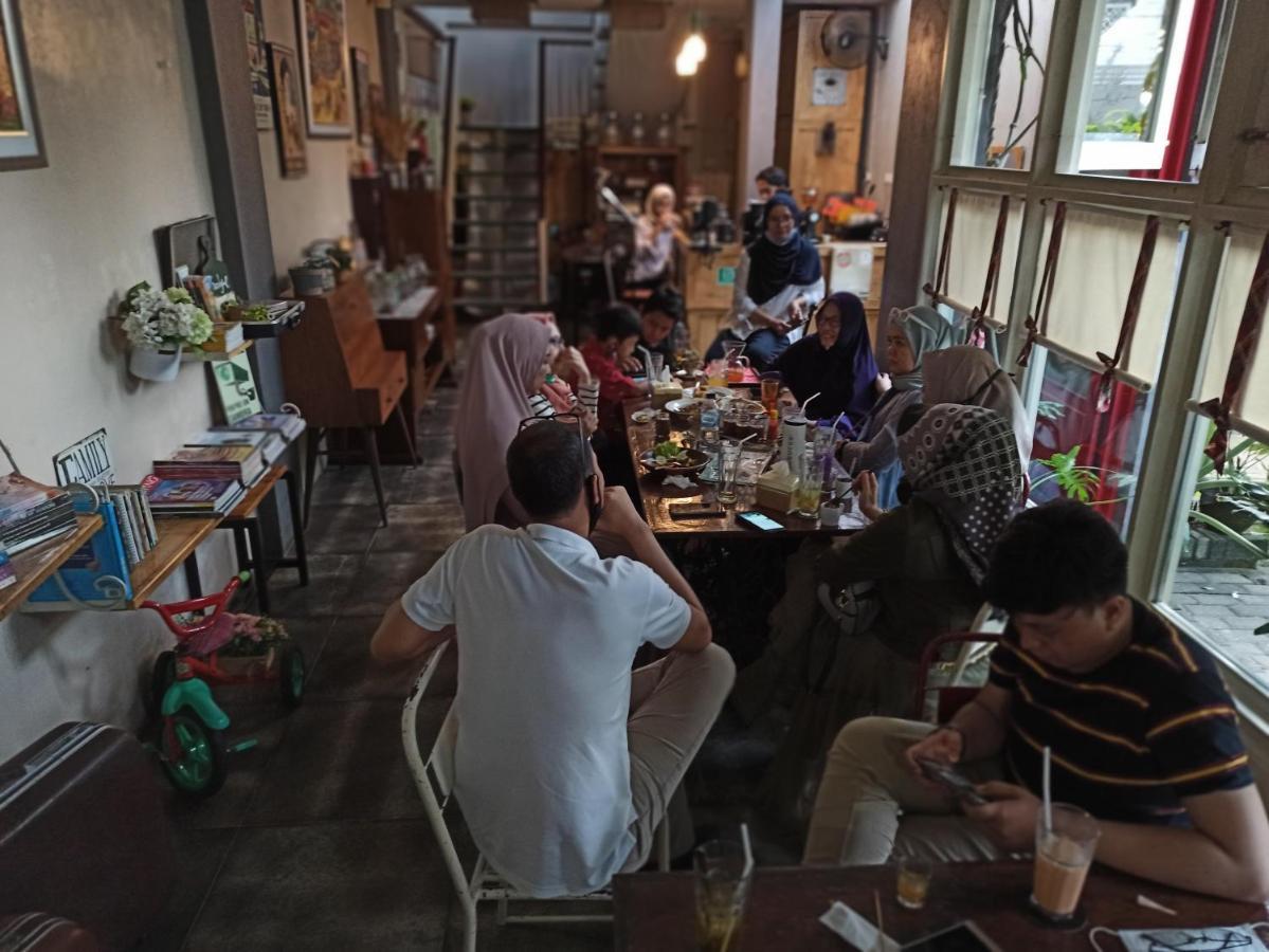 로에마 28 샤리아 호텔 메단 외부 사진